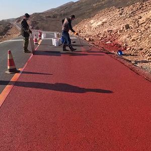 安岳一是彩钢瓦喷漆翻新，地面喷涂